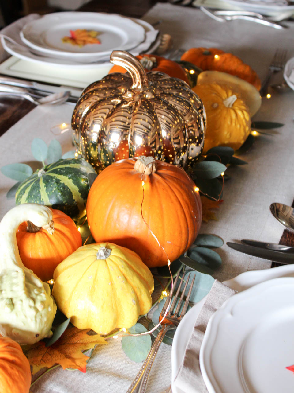 Autumn harvest table setting